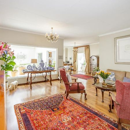 ホテル The Ashford ヨハネスブルグ エクステリア 写真