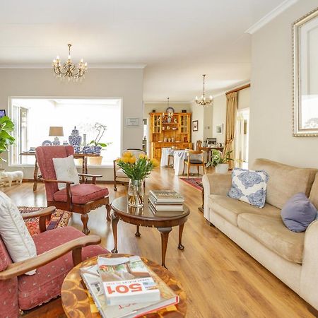 ホテル The Ashford ヨハネスブルグ エクステリア 写真