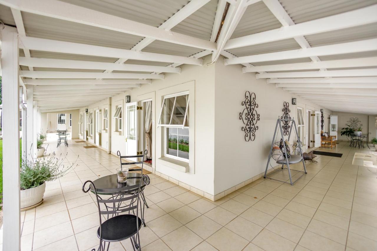 ホテル The Ashford ヨハネスブルグ エクステリア 写真