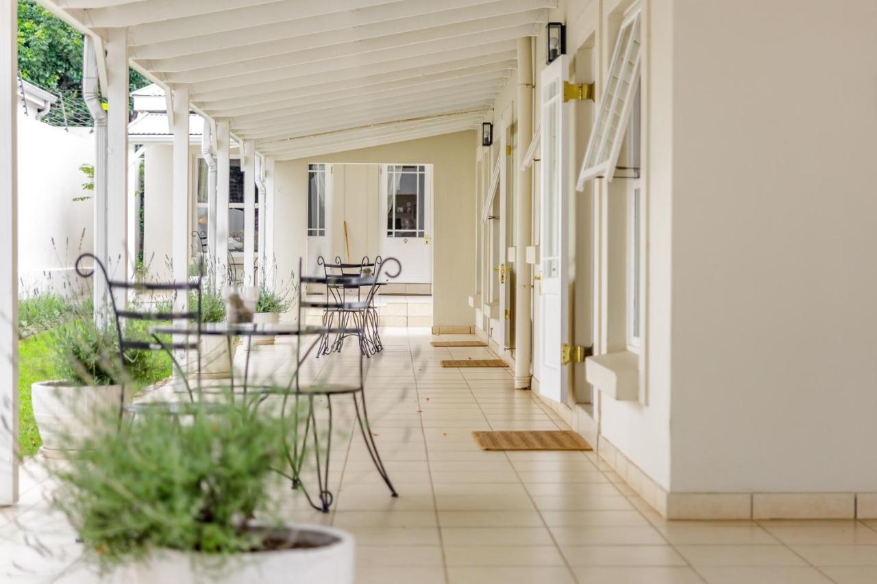 ホテル The Ashford ヨハネスブルグ エクステリア 写真